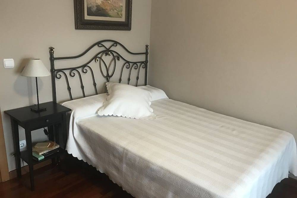 Entire apartment, Independent double room with bathroom in Chana (Granada), Granada