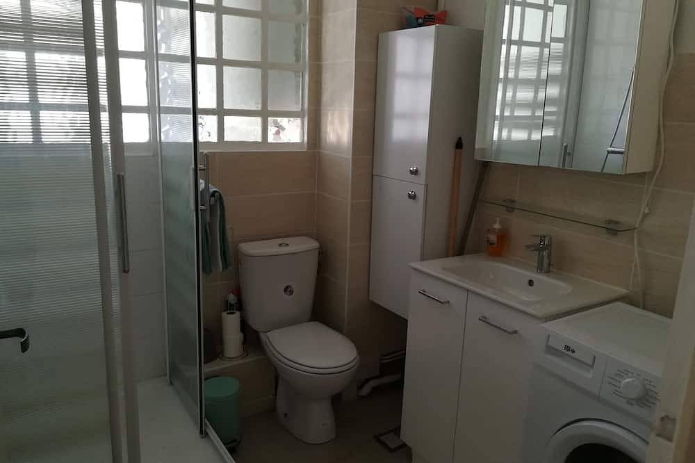 Appartement entier, Appartement T3 lumineux 50 m² Hypercentre avec balcon 700m de la mer in Saint-Nazaire, Côte d'Amour