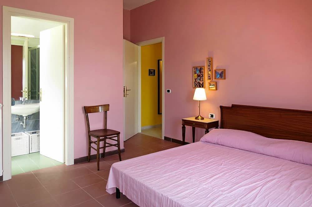 Estupenda casa de vacaciones  con Wifi, A/C, Tv, terraza, mascotas permitida y aparcamiento in Capodimonte, Lago de Bolsena