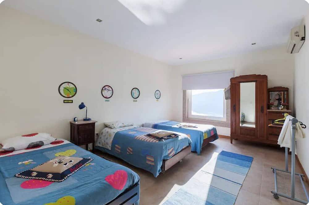 Holliday Villa - Casa do Sobreiro in Melres, District de Porto