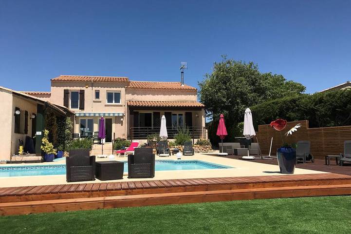Location de vacances pour 8 personnes, avec Terrasse et Jardin à Margon