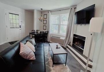 Cabin Rentals And Lodges for 4 Guests in Muskoka, Algonquin Provincial Park, Picture 4
