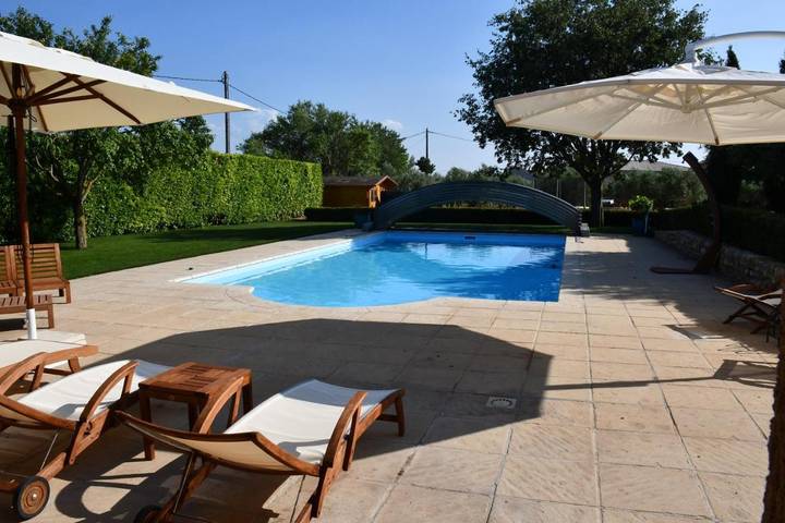 Location de vacances pour 12 personnes, avec jardin et piscine à Puimoisson - 2