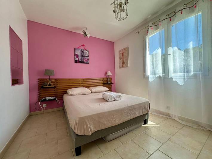 Location de vacances pour 10 personnes, avec jardin et piscine, animaux acceptés dans Lac de la Cavayère - 4