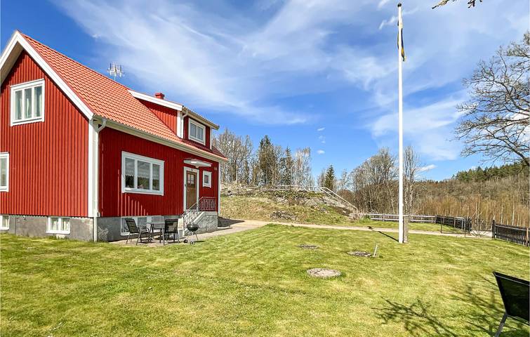 Hus för 7 Personer med trädgård in Svenska Östersjön