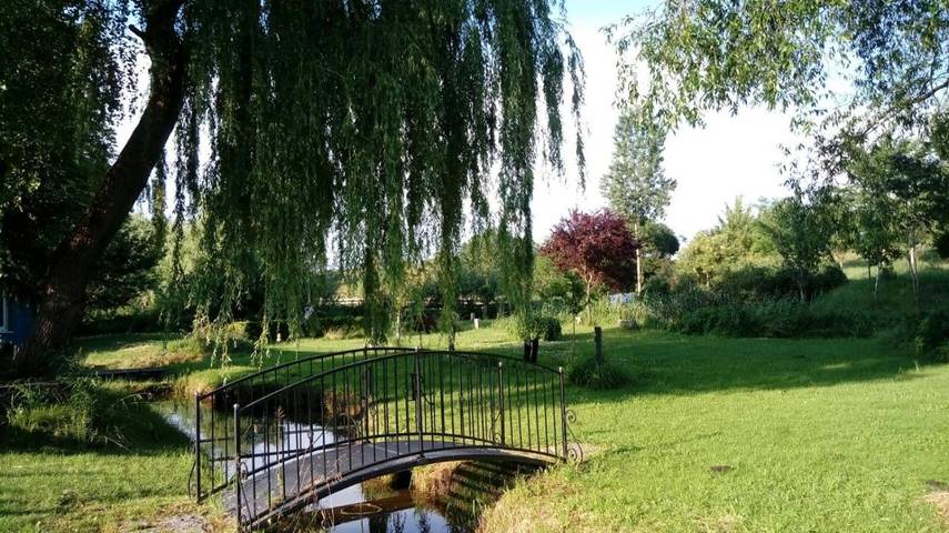 Ferienwohnung für 2 Personen, mit Terrasse und Garten sowie Ausblick in Friedland (Mecklenburg-Vorpommern)