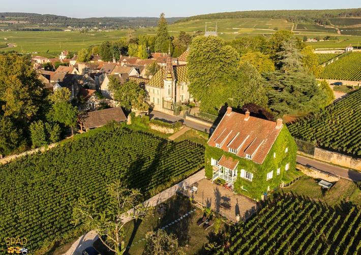 Location de vacances pour 2 personnes, avec Terrasse ainsi que Jardin et Vue à Aloxe-Corton