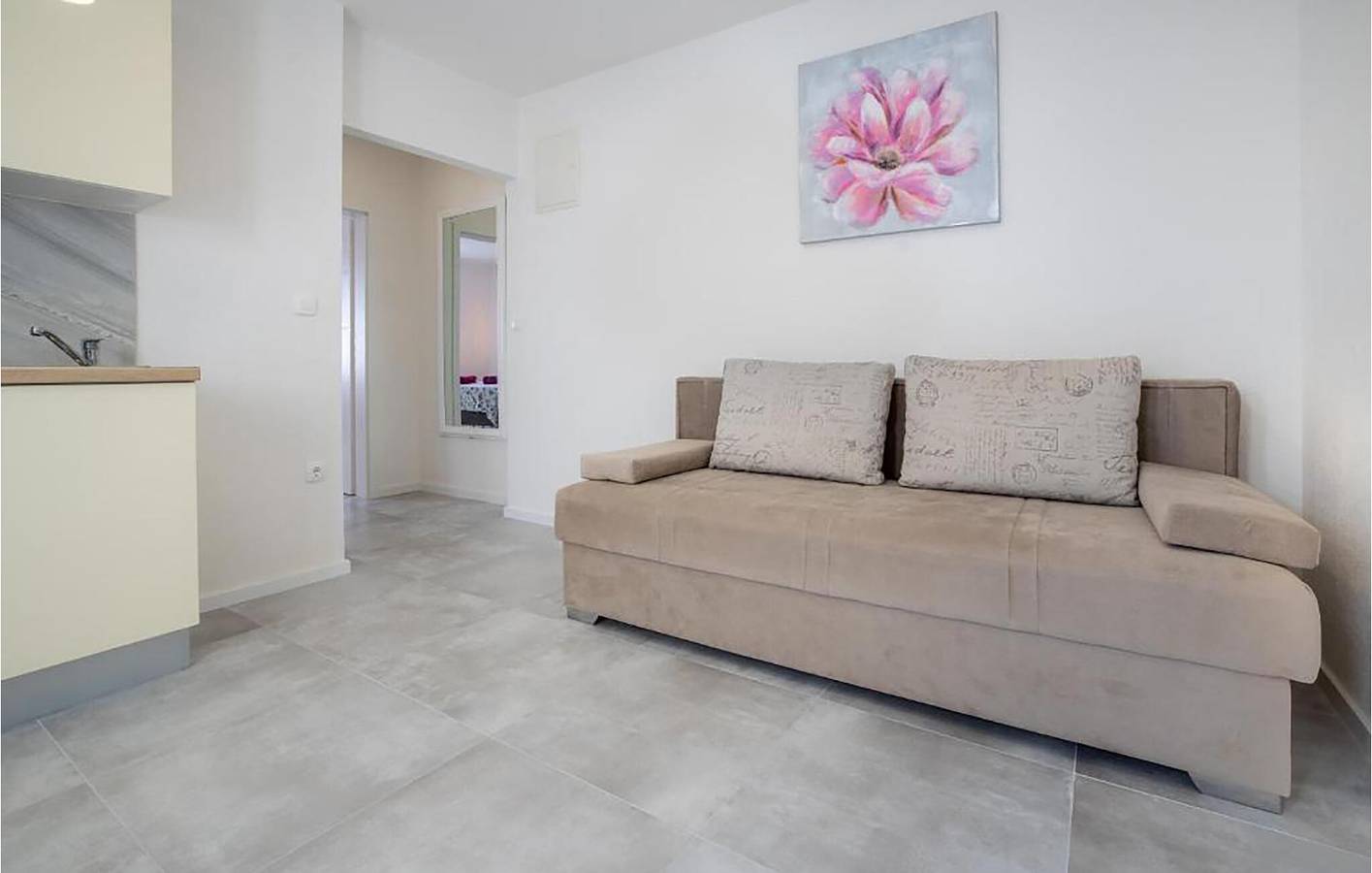 Appartement de vacances entier, Appartement confortable près de la plage naturiste de Nugal, avec terrasse et Wi-Fi in Tučepi, Makarska riviera