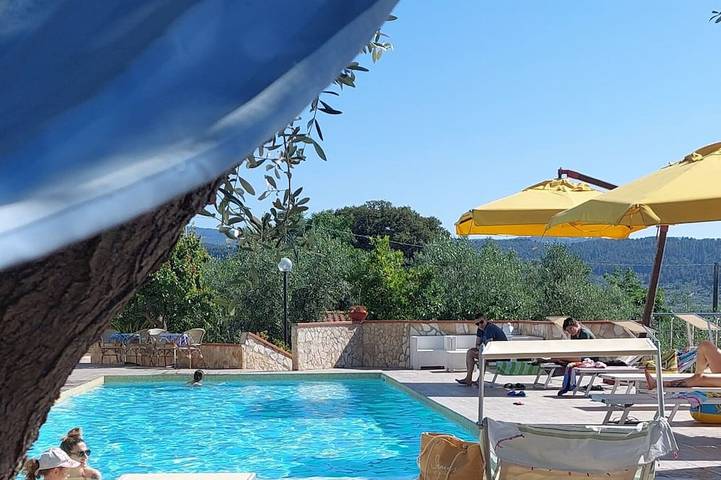 Vacation rental for 5 people, with pool and yard in Gargano
