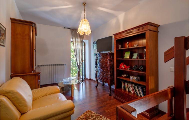 Appartamento intero, Centrale appartamento 2BR con parcheggio e lavanderia. in Caramanico Terme, Parco Nazionale della Majella