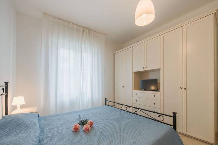 Appartement entier, Confortable appartement pour 5 personnes avec Wifi, Tv et patio in Lido di Camaiore, Camaiore