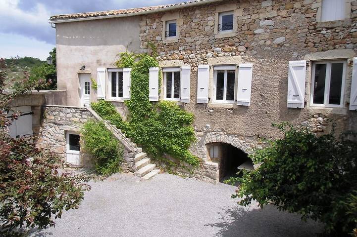 Gîte pour 10 personnes, avec jardin et terrasse