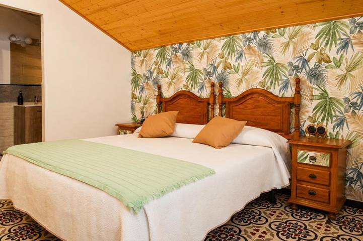 Gîte pour 2 personnes, avec Terrasse et Jacuzzi ainsi que Jardin et Vue à Chulilla - 2