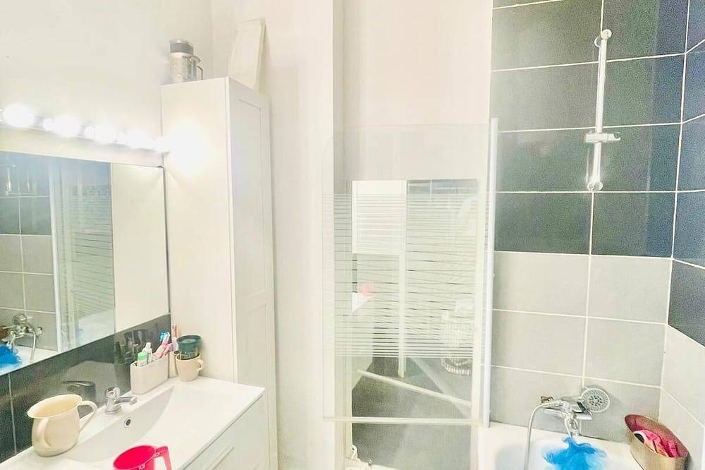 Appartement entier, Spacieux T3 Proche  Prado Shopping Et Stade Velodrome in Marseille, Région de Marseille