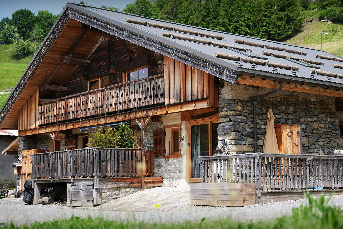 Farmhouse apartment with hot tub, terrace and balcony - Ovo Network in La Giettaz, Albertville region