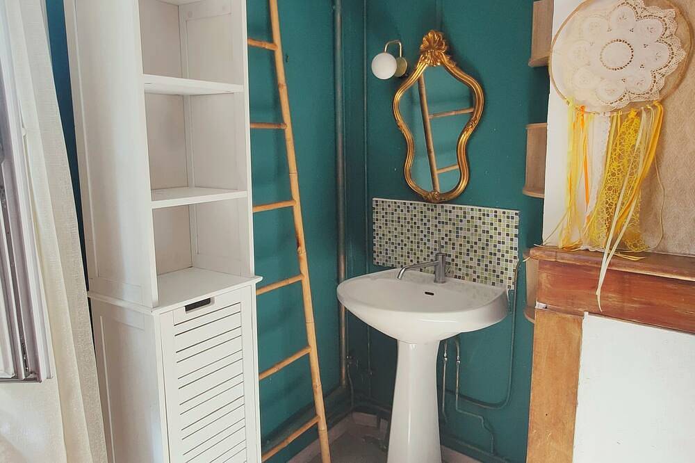 Appartement entier, Appartement T2 cosy avec sa vue sur rivière 2 personnes in Rennes-les-Bains, Parc naturel régional Corbières-Fenouillèdes