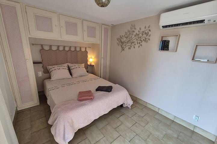 Haus mit Meerblick für 4–6 Personen, nur 10 Gehminuten vom Strand entfernt. in Rayol-Canadel-sur-Mer, Mittelmeerküste (Frankreich)