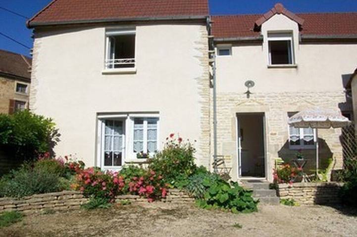 Location de vacances pour 4 personnes, avec jardin à Magny-lès-Villers