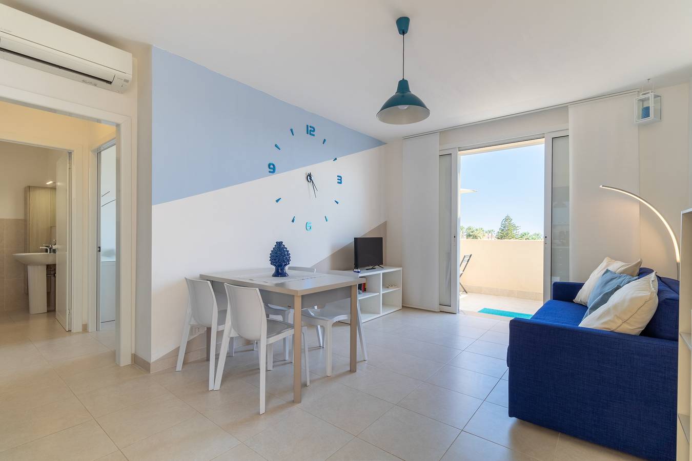 Appartamento intero, Alloggio vacanze "Brezzadisudest" con Wi-Fi e area esterna privata in Ragusa, Provincia di Ragusa