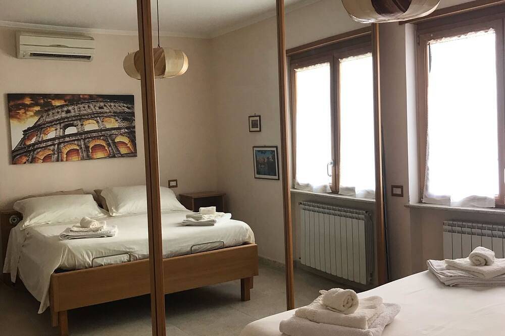 Apartamento entero, Tower view apartment in the city center in Velletri, Castelli Romani