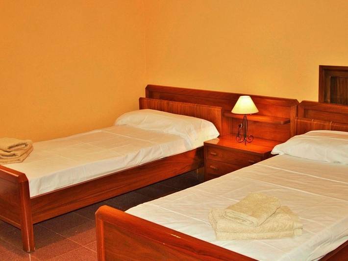 Chalet para 10 personas, con jardín además de terraza y piscina en Maresme - 4