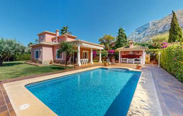 Villa für 10 Personen, mit Ausblick und Garten sowie Terrasse in Dénia