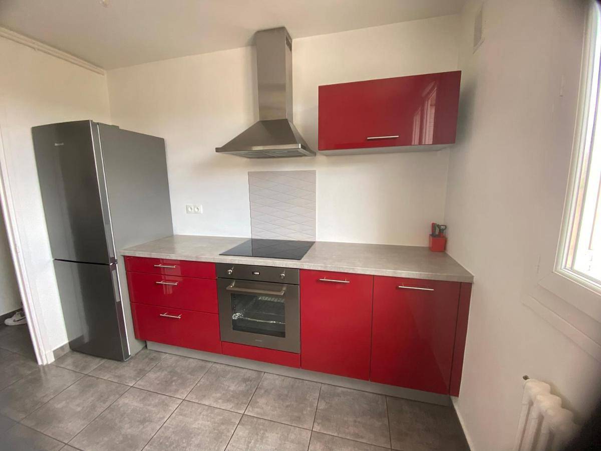 Appartement entier, Bel appartement 2 chambres, proche centre ville - parking in Vals-près-le-Puy, Haute-Loire