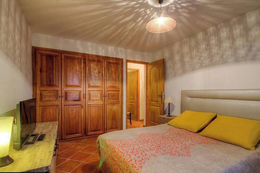 Haus Guadella Erholung unter der Pergola in Urtaca, Calvi und Umgebung