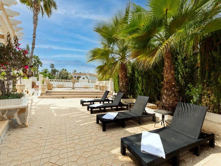 Gîte pour 6 personnes, avec balcon ainsi que piscine et jardin, adapté aux familles dans Playa Flamenca - 4