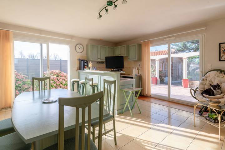 Location de vacances pour 8 personnes, avec Balcon ainsi que Terrasse et Jardin à La Plaine-sur-Mer - 2