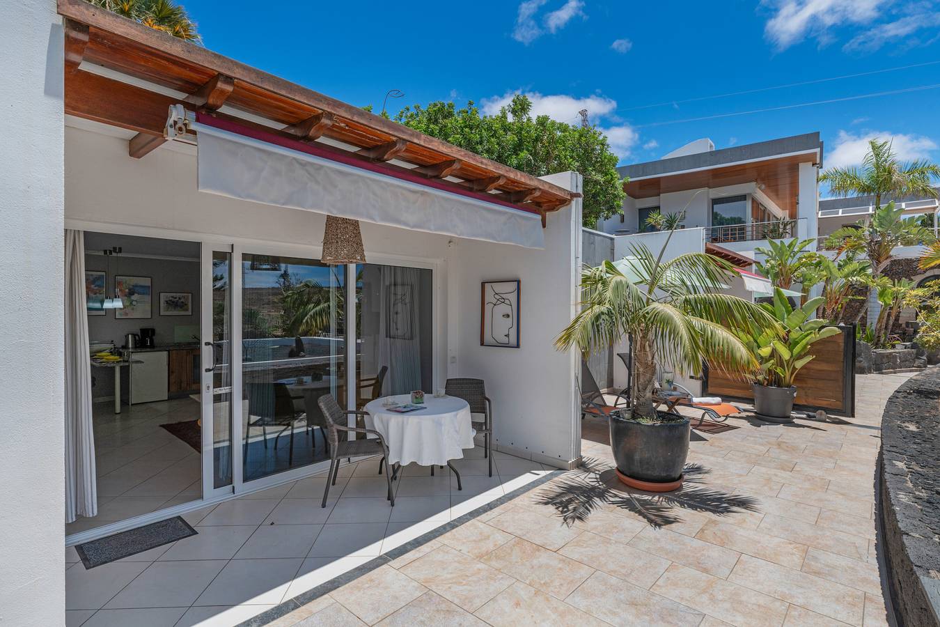Ganze Wohnung, Ferienwohnung 'Bianca Tajinaste' mit Meerblick, privater Terrasse und Wlan in Las Breñas, Yaiza