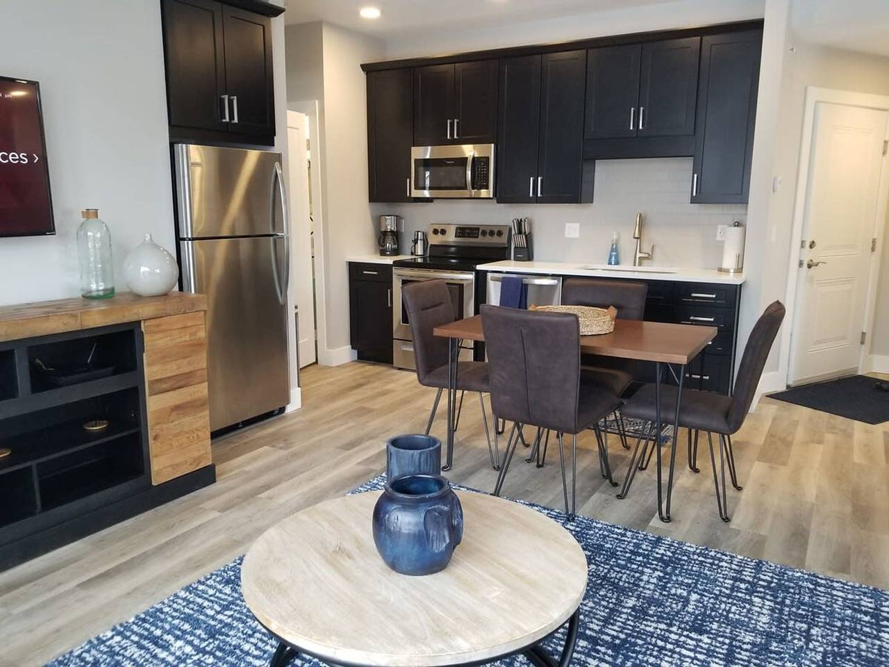 Ganze Wohnung, Walk to it all - Downtown Tc- Capri 209 in Traverse City, Grand Traverse County