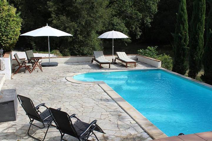 Gîte pour 2 personnes, avec jardin à Valprionde - 3