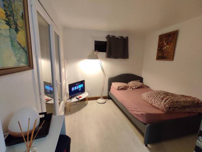 Gîte pour 2 personnes, avec jardin ainsi que piscine et terrasse à Mérignac - 2
