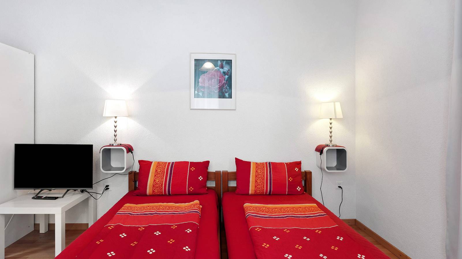 Appartement entier, Chambre avec kitchenette Rosenbaum, jardin commun et Wi-Fi in Kreuzlingen, Thurgovie