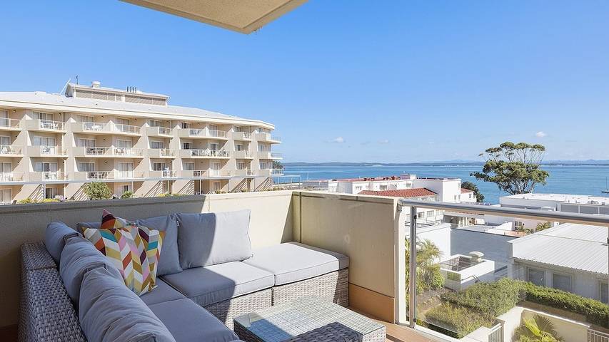 Holiday rental for 7 people, with terrace and pool in Shoal Bay