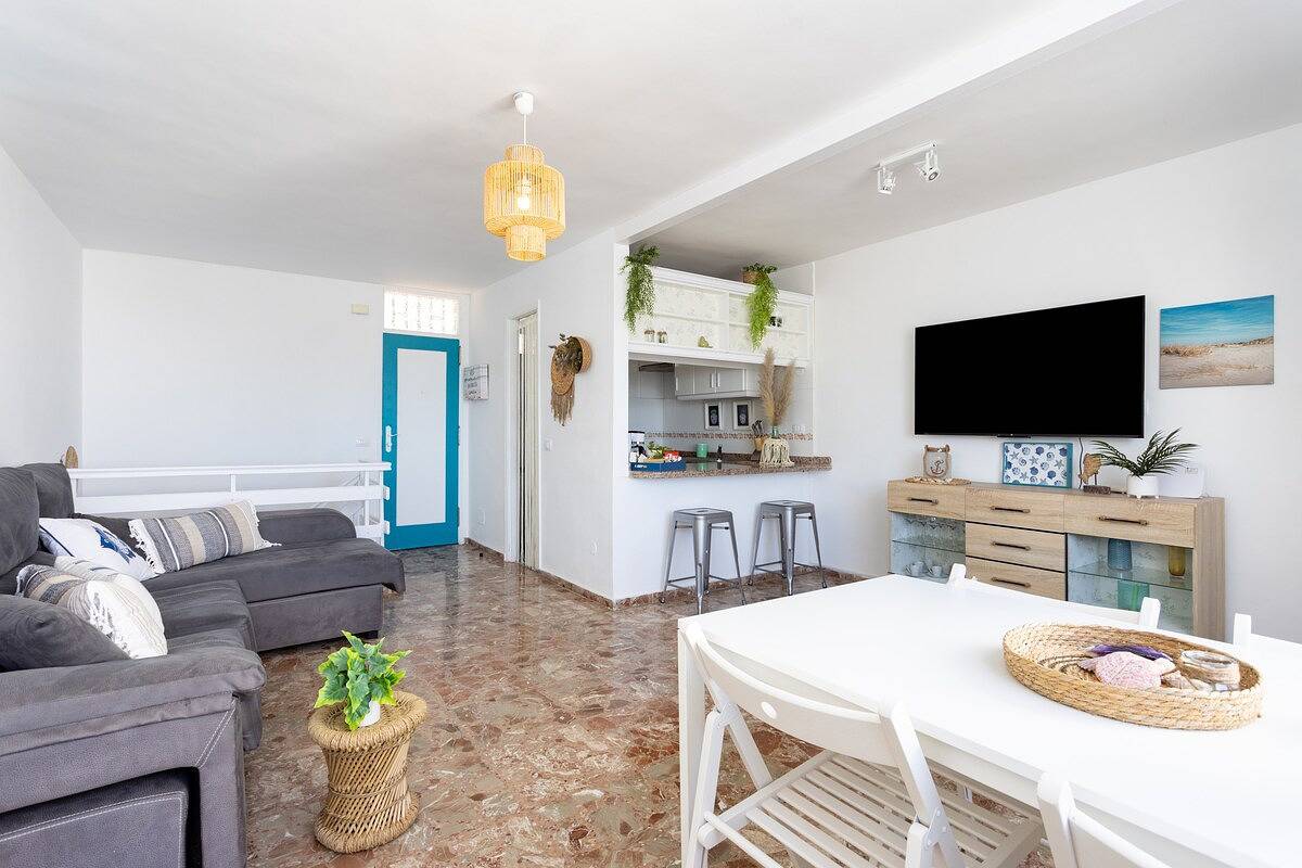 Apartamento entero, Home2Book Ocean Breeze Candelaria, Terrace & Pool in Candelaria, Tenerife Sur