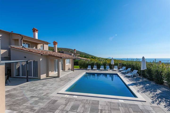 Villa pour 10 personnes avec piscine in Raša, Côte Est de l'Istrie