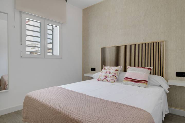 Entire apartment, Apartment 'Apartamentos Habana 2' with Air Conditioning in Playa Barbate, Barbate