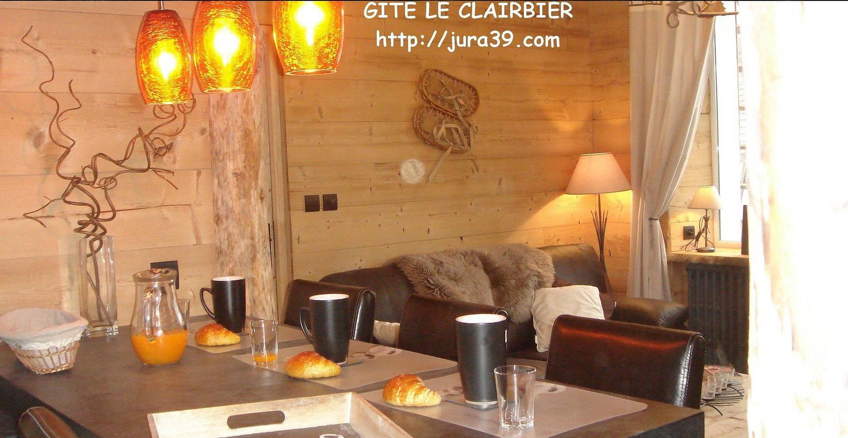 2 gites avec cheminée et jacuzzi Proche cascades et staitons ski in Saint-Laurent-en-Grandvaux, Parc naturel régional du Haut-Jura