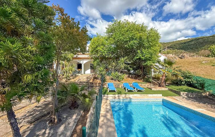 Charming Apartment with Pool & Terrace in Jimera de Líbar in Jimera de Líbar, Málaga Province