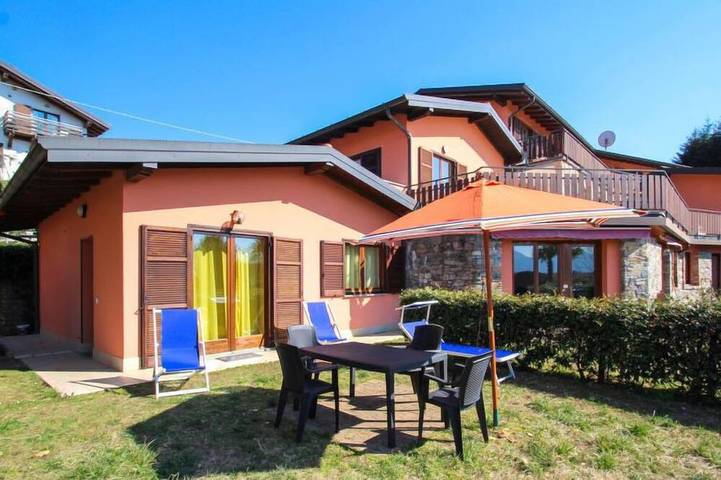 Ferienhaus für 5 Personen, mit Garten und Pool in Comune di Luino