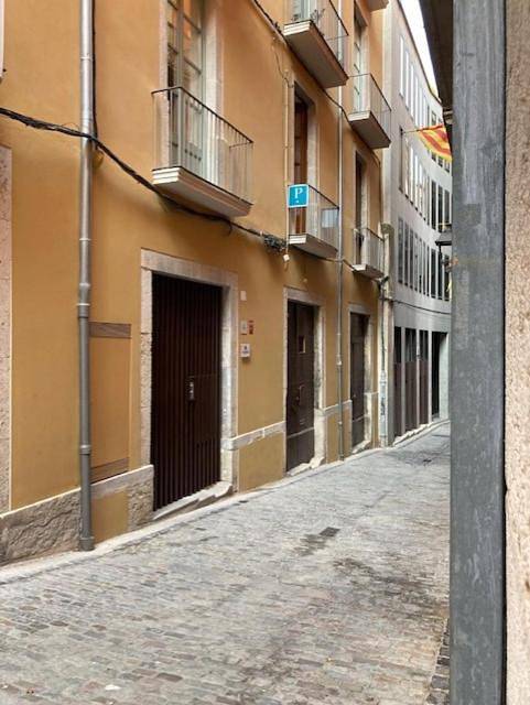 Double or Twin Room with Shared Bathroom in Gerona, Gironés