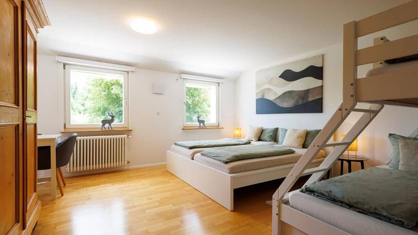Ferienwohnung für 5 Personen, mit Terrasse und Garten sowie Ausblick in Häusern - 3