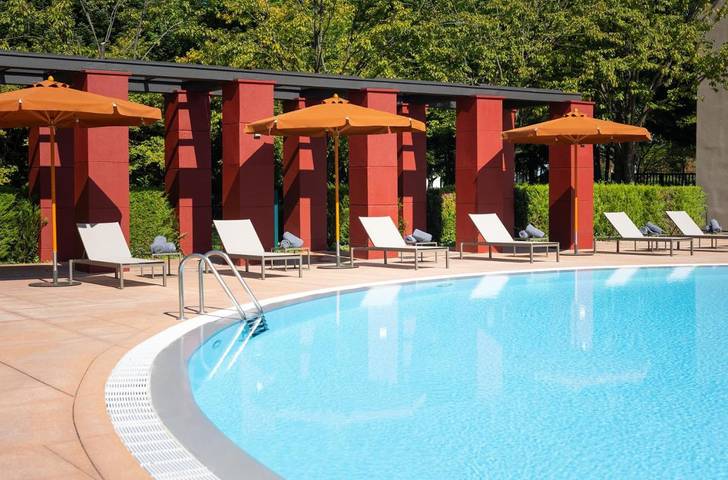 Hôtel pour 4 personnes, avec Jacuzzi et Terrasse ainsi que Piscine et Sauna