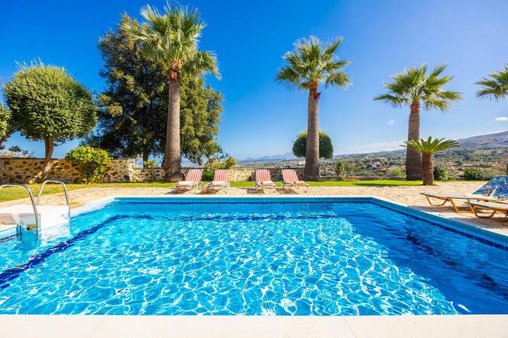 Location de vacances pour 8 personnes, avec terrasse et jardin à Réthymnon - 2