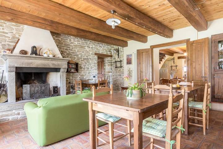 Chambre pour 3 personnes, avec terrasse ainsi que jacuzzi et jardin, animaux acceptés - 1