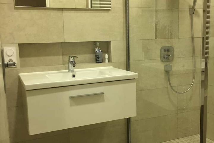 Gîte pour 2 personnes, avec terrasse ainsi que jardin et piscine dans Le Racou - 4