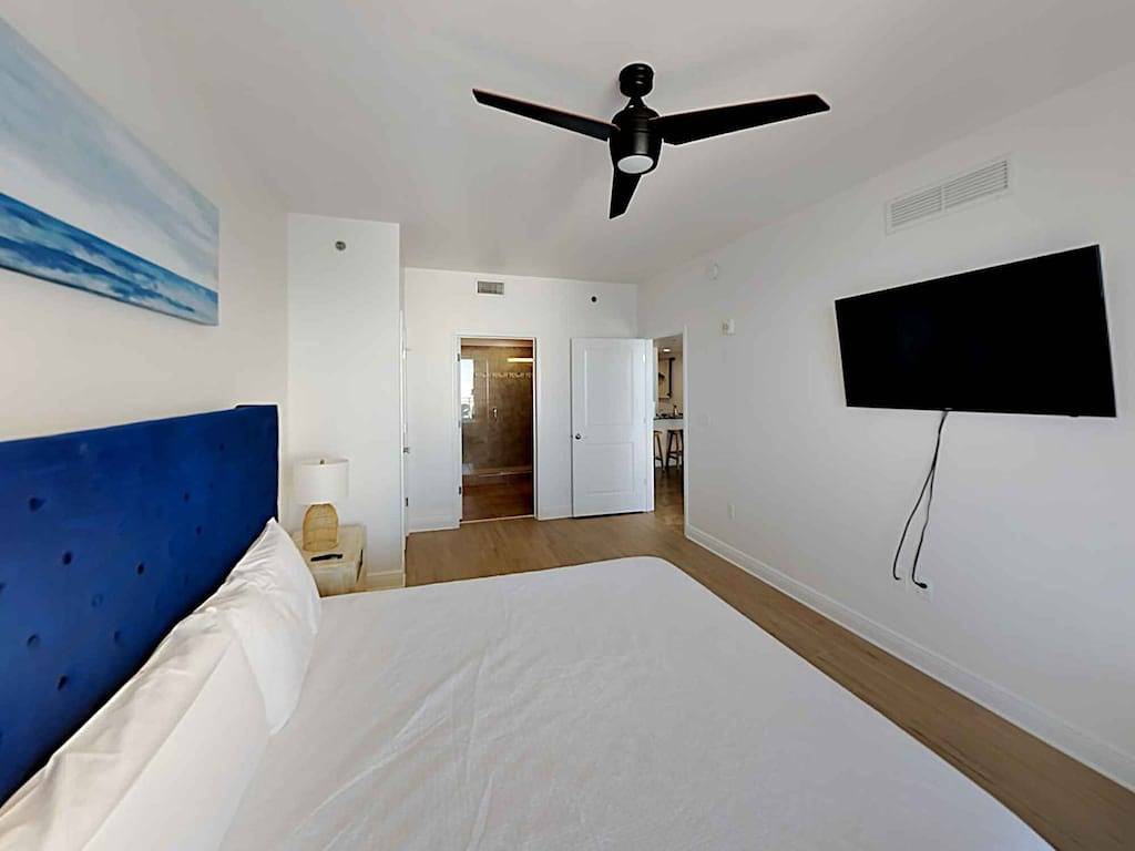 Ganze Wohnung, Sterling Breeze #907 C | Amazing Views + Amenities in Gulf Highlands, Panama City Beach