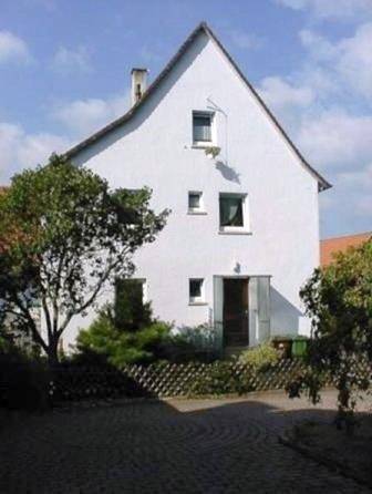 Ferienwohnung für 5 Personen, mit Terrasse und Garten sowie Ausblick in Neuenbürg
